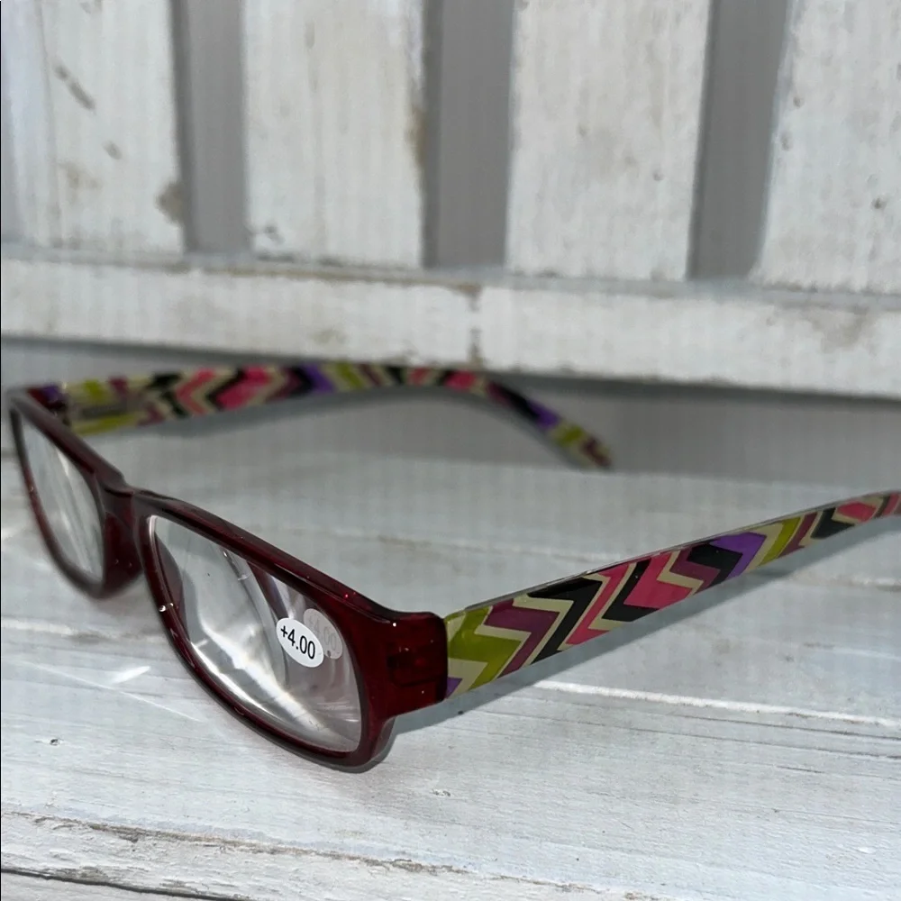 Women's Glasses Set with Chevron Patterned Frames +4.00